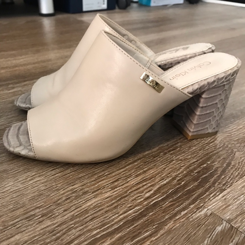 Size 5, 5.5 Snake Print Mule Heels